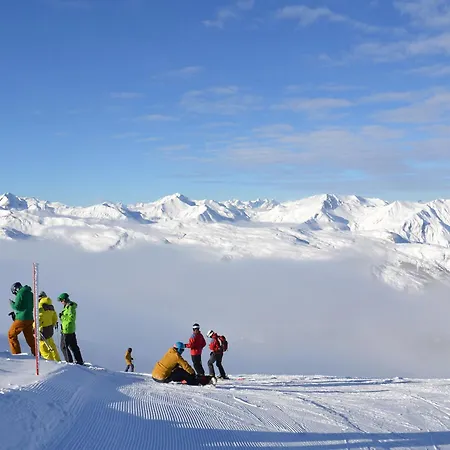 Apartment Skis Aux Pieds, Bien Equipe Avec Wi-fi - Les Allues - Fr-1-182-42